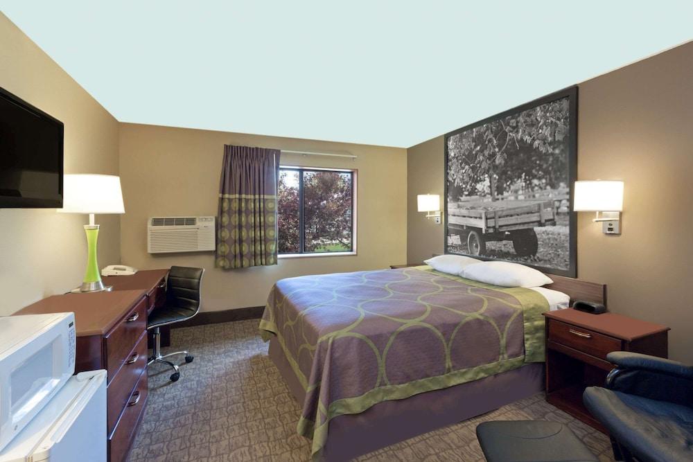 Super 8 by Wyndham Carroll photo 5