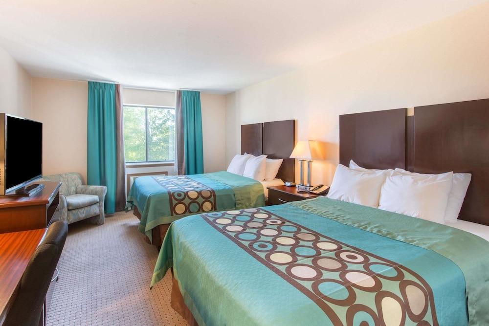 Super 8 by Wyndham Danville photo 3