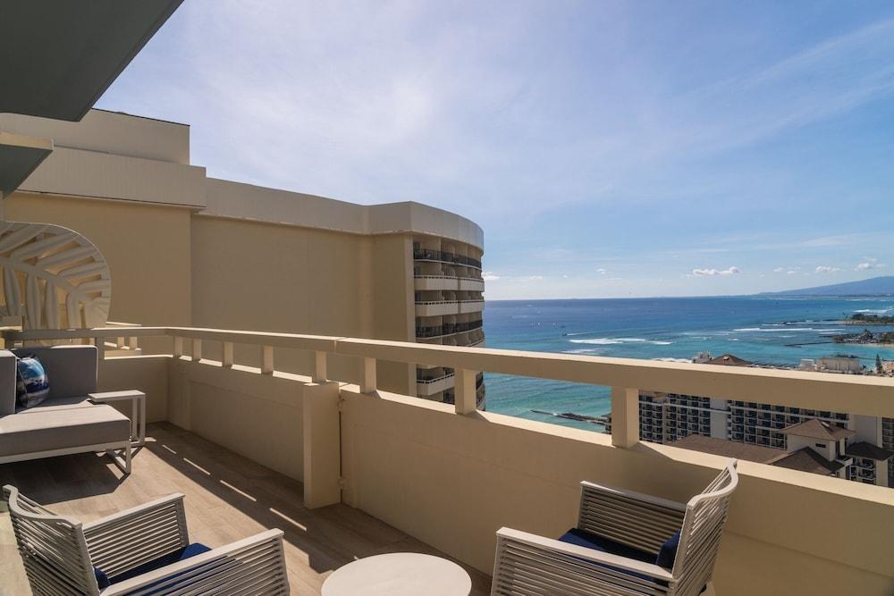 Sheraton Waikiki Beach Resort photo 28