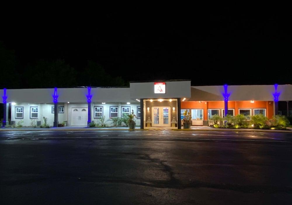 Lx Hotel, Powered by ACW Circle photo 18