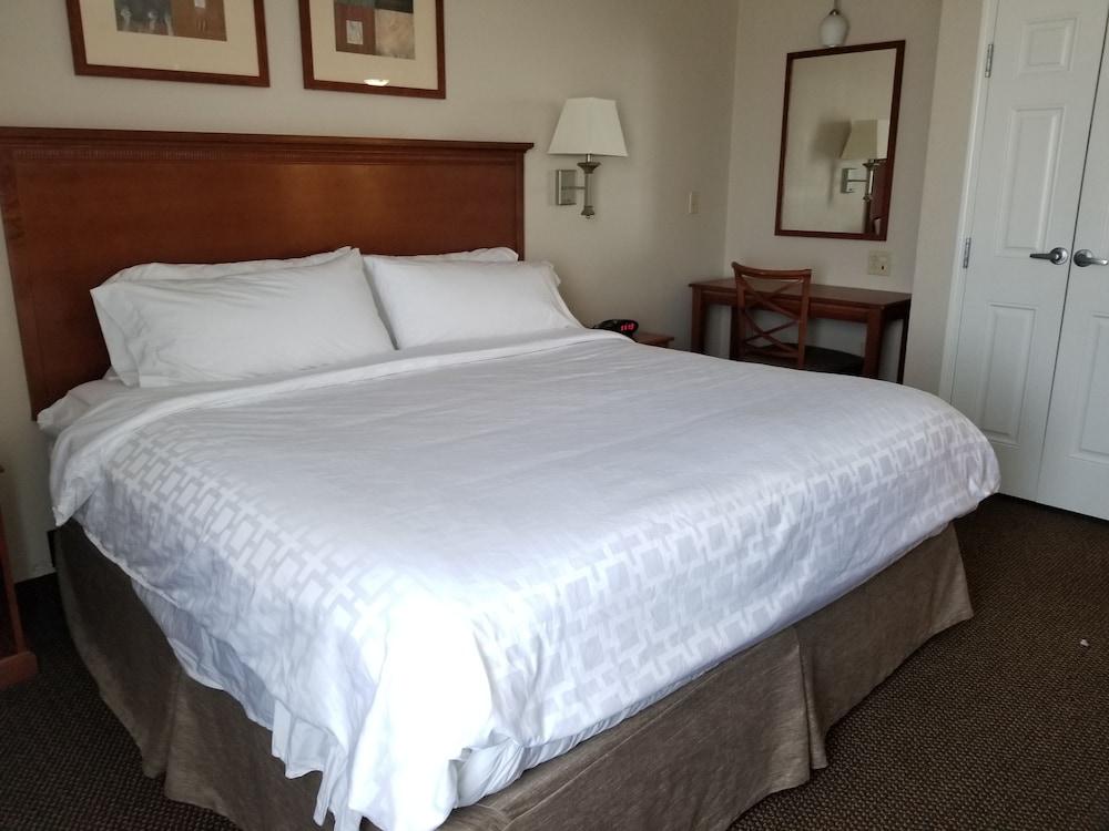 Candlewood Suites Cape Girardeau by IHG photo 26