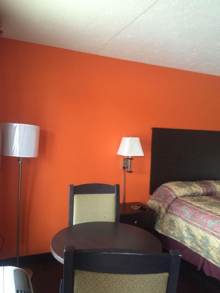 American Inn photo 20