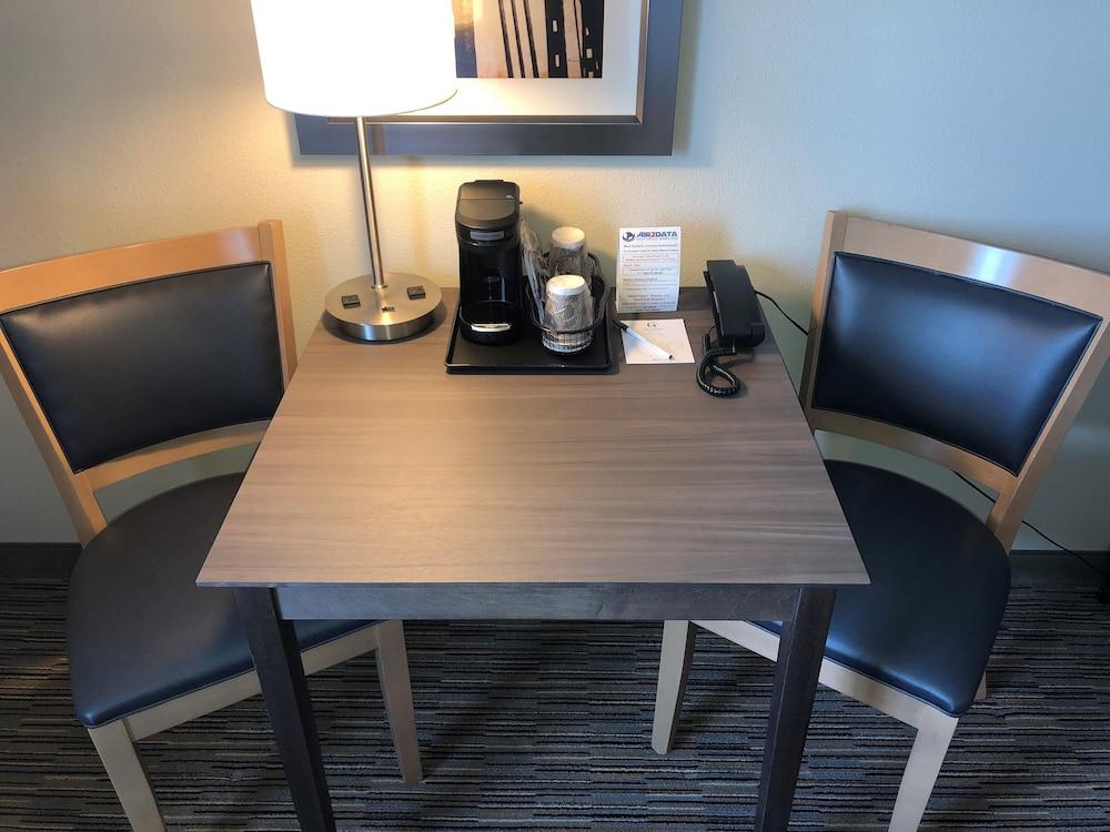 GrandStay Hotel & Suites Rock Valley photo 8