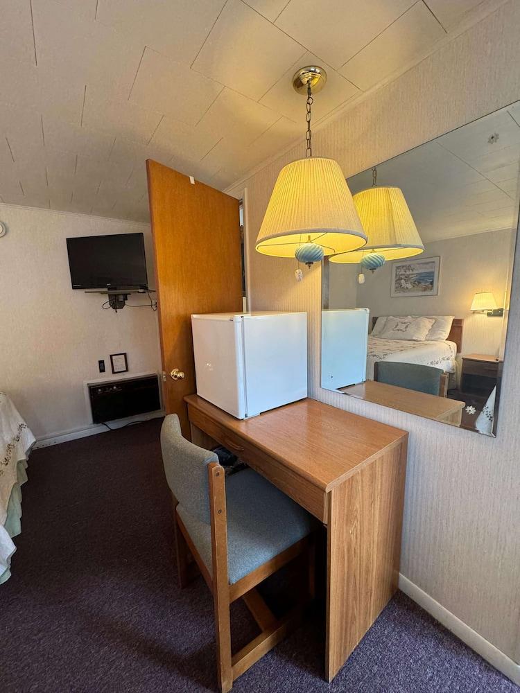Beachcomber of Mackinaw photo 31