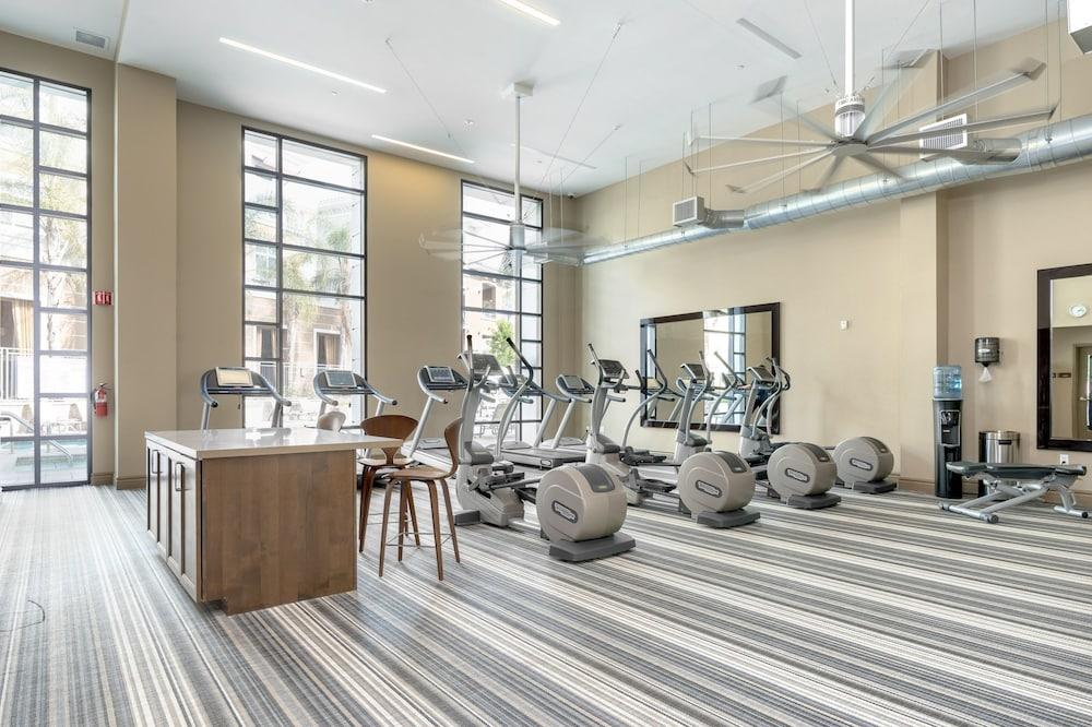 Global Luxury Suites Baypointe Station photo 57