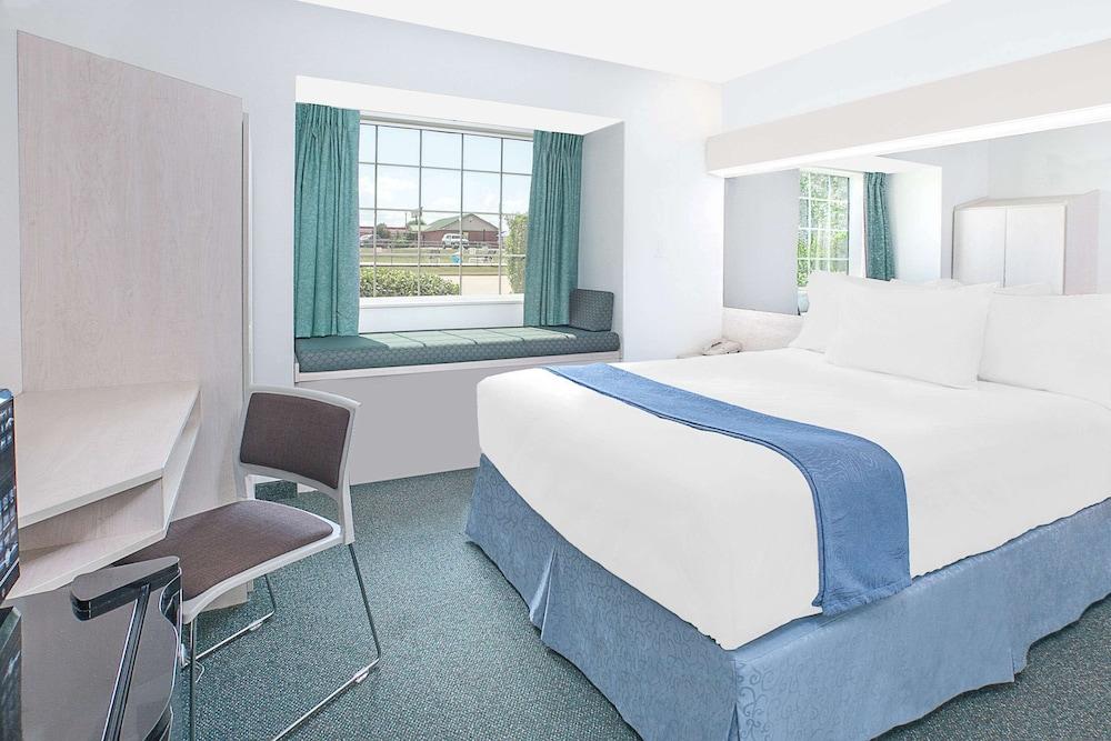 Microtel Inn by Wyndham Broken Bow photo 2