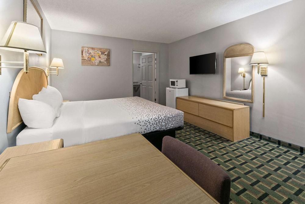 Econo Lodge Clemson - University Area photo 34