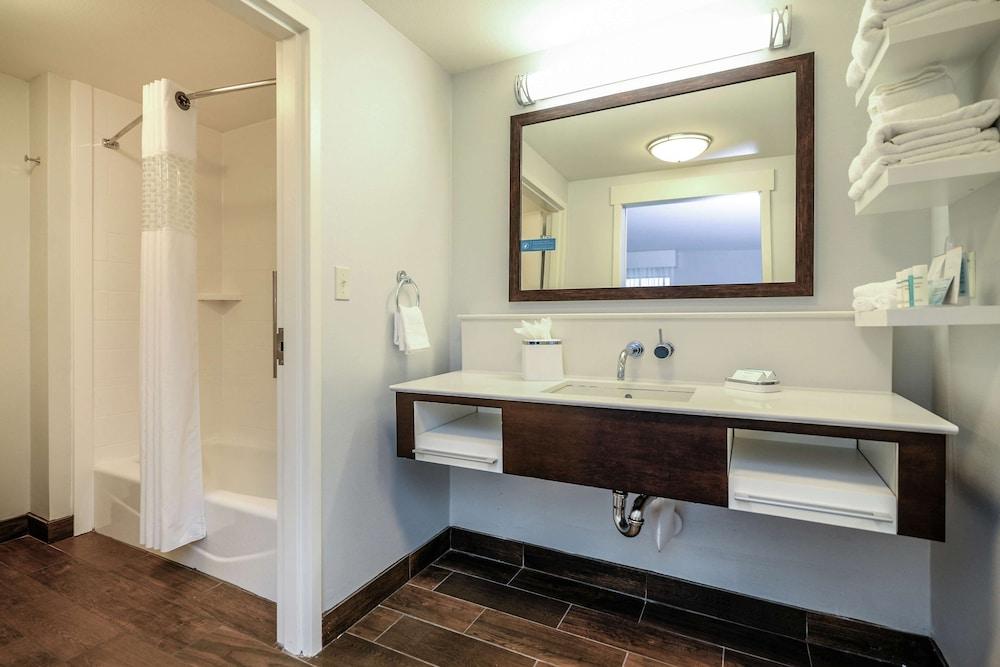Hampton Inn Brighton photo 49