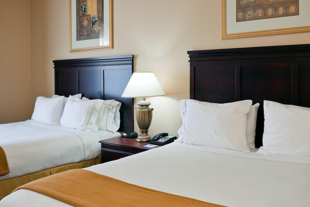 Holiday Inn Express Hotel & Suites Pell City by IHG photo 65