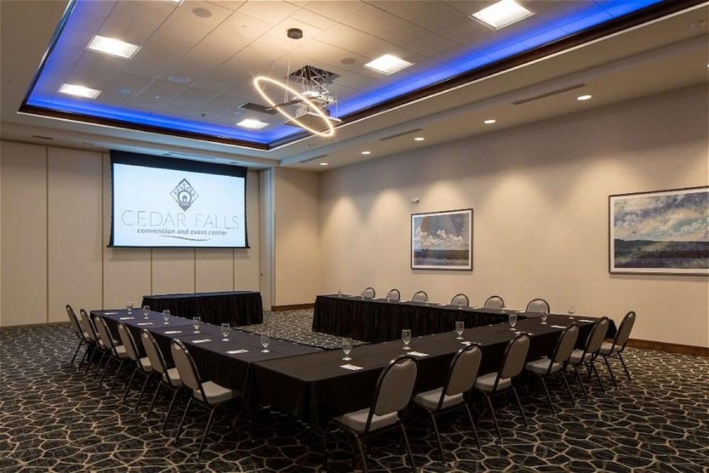 Hilton Garden Inn Cedar Falls photo 45