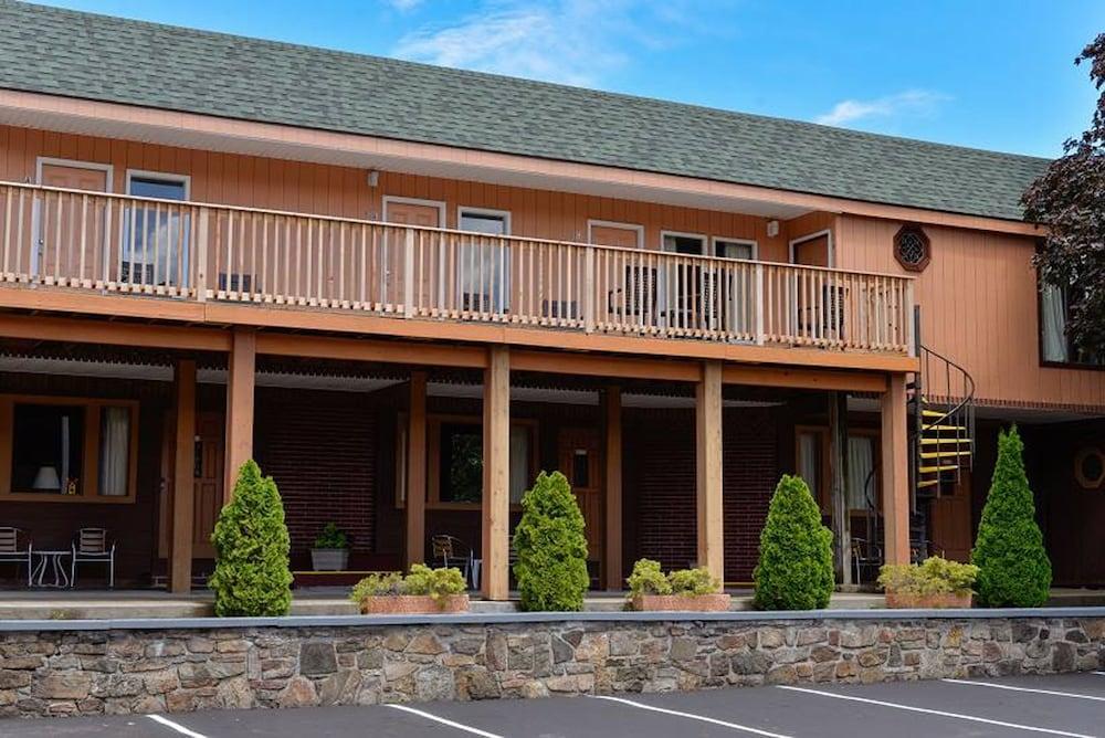Lake Crest Inn photo 79