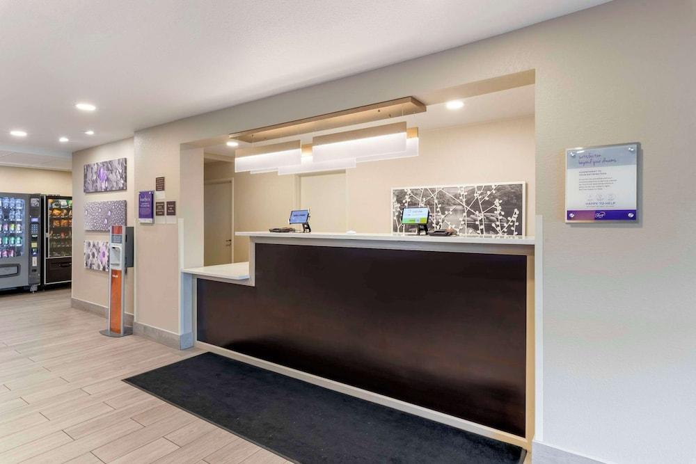 Sleep Inn & Suites Wisconsin Dells - Lake Delton photo 2