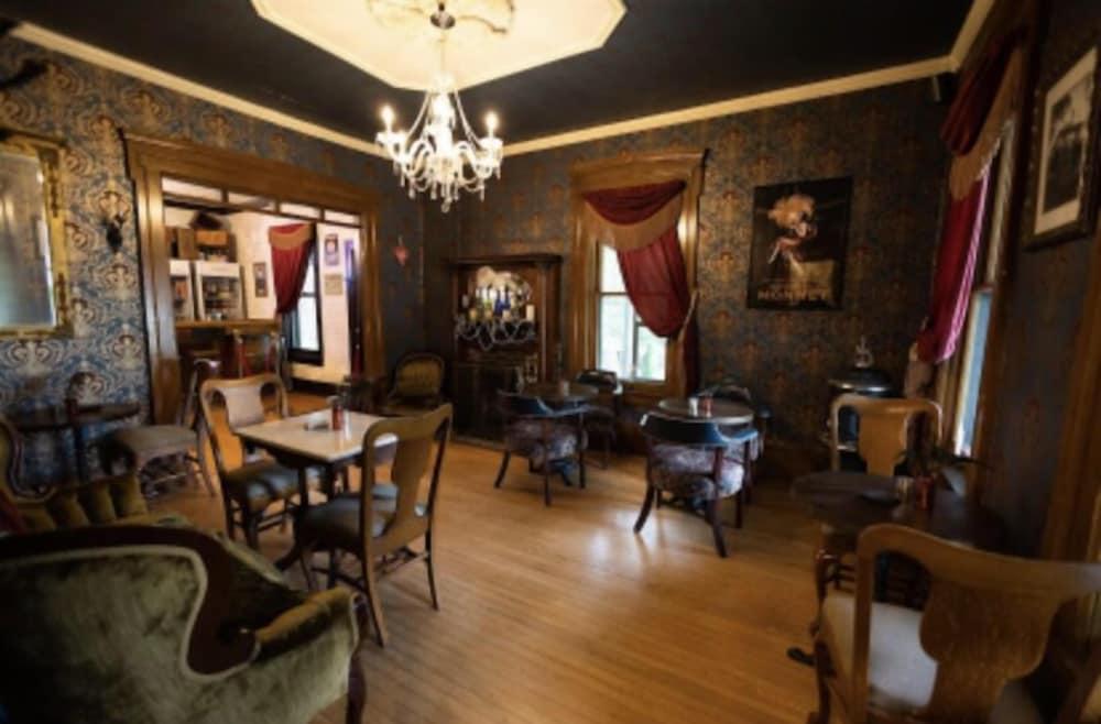 Iron Amethyst Inn   Boutique Hotel photo 28