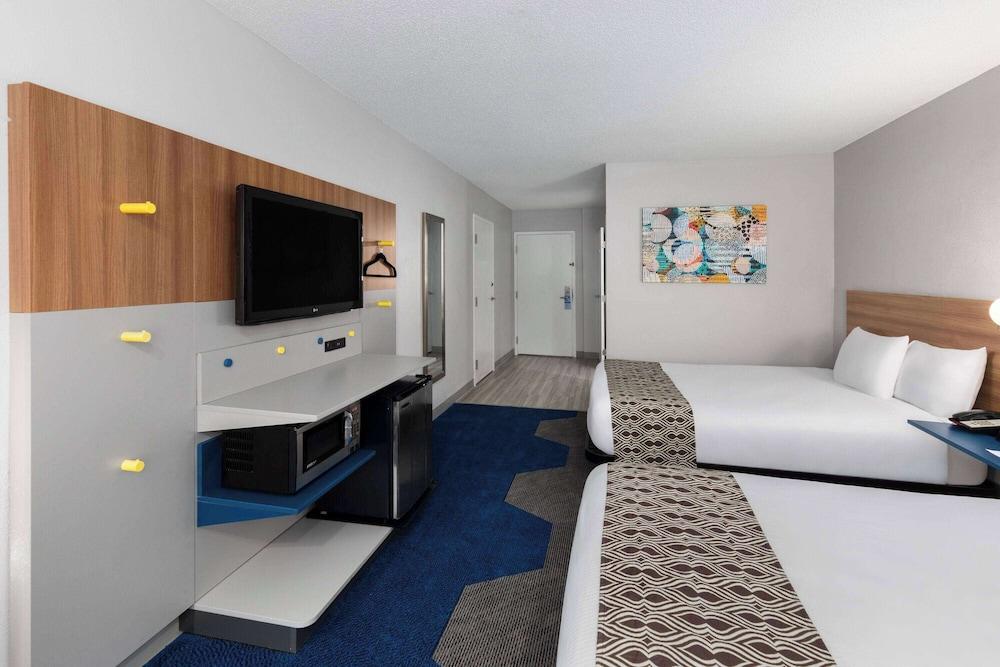 Microtel Inn by Wyndham Bowling Green photo 17
