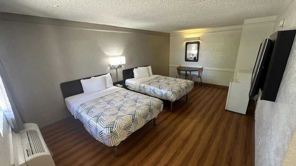 Motel 6 Beaumont, TX photo 10