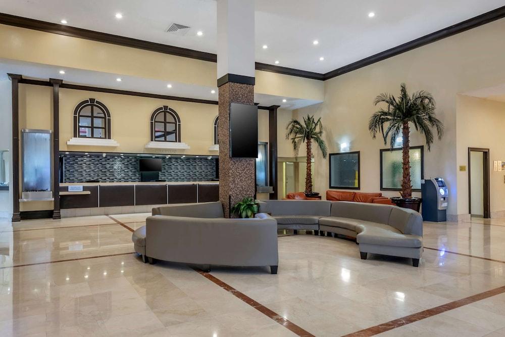 Ramada Plaza by Wyndham Marco Polo Beach Resort photo 11