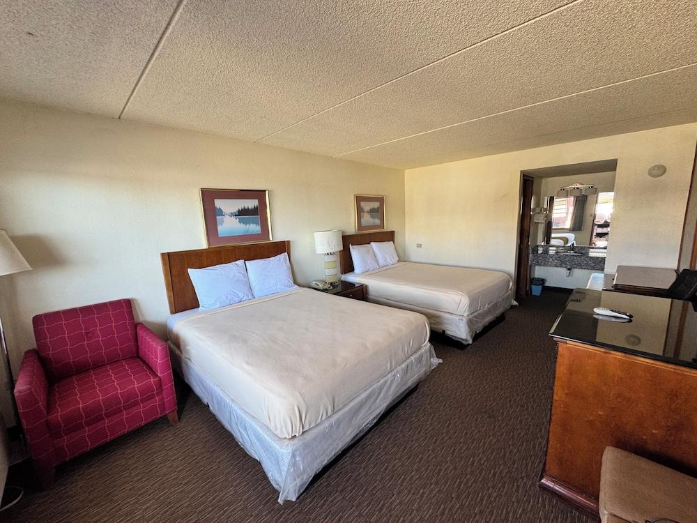 Parkway Inn photo 5