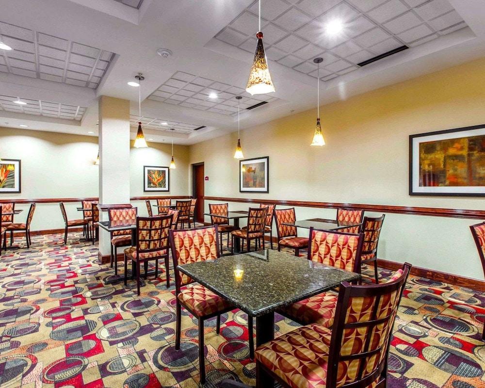 Comfort Suites Waycross photo 28