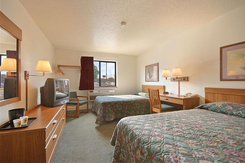 Red Roof Inn & Suites Hammond, IN photo 4