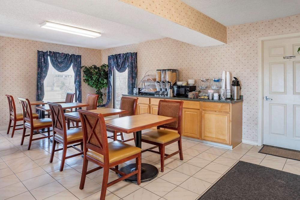 Econo Lodge Pearl - Jackson photo 31