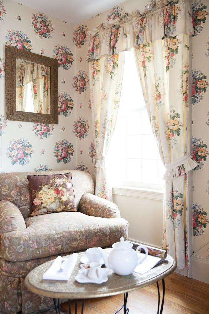 Bee and Thistle Inn photo 17