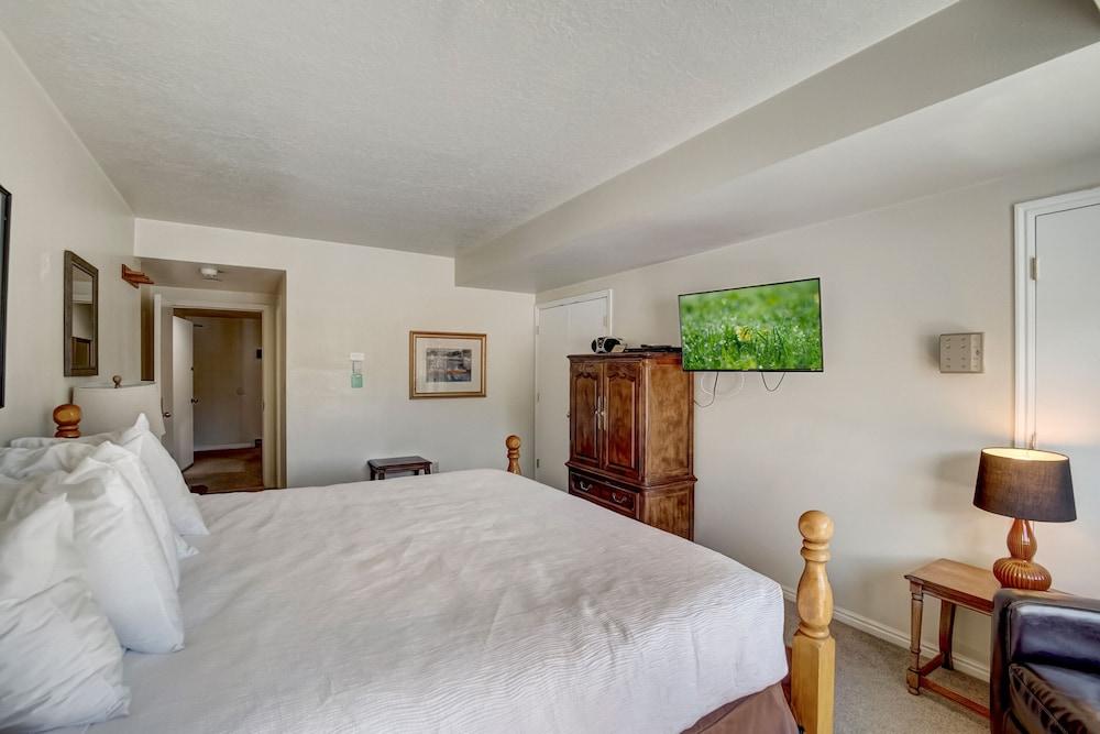 Shadow Ridge by All Seasons Resort Lodging photo 40
