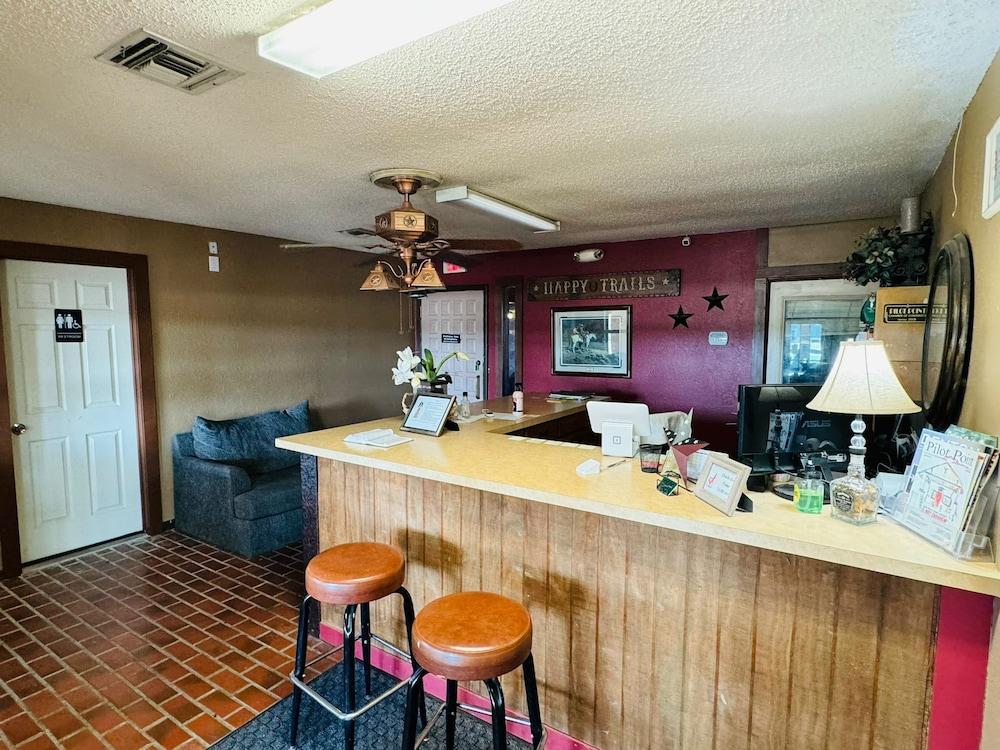 Four Horsemen Hotel photo 3