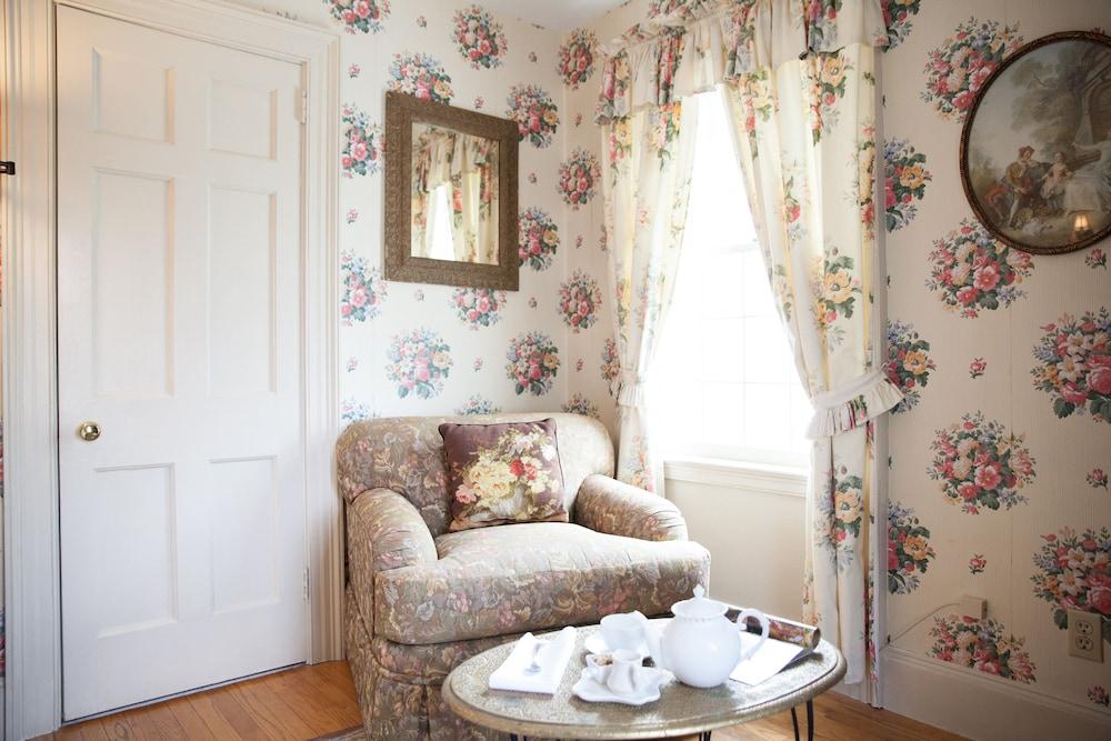 Bee and Thistle Inn photo 15