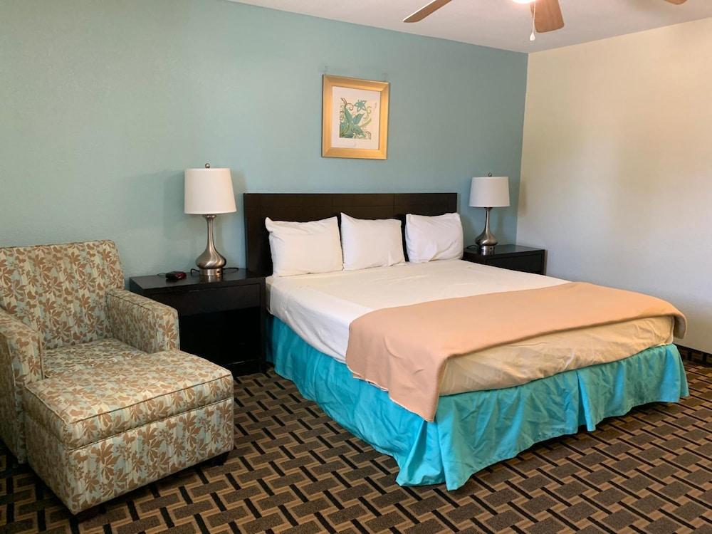 American Inn and Suites photo 5