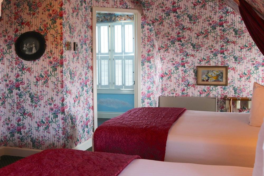 Inn on Mackinac photo 92