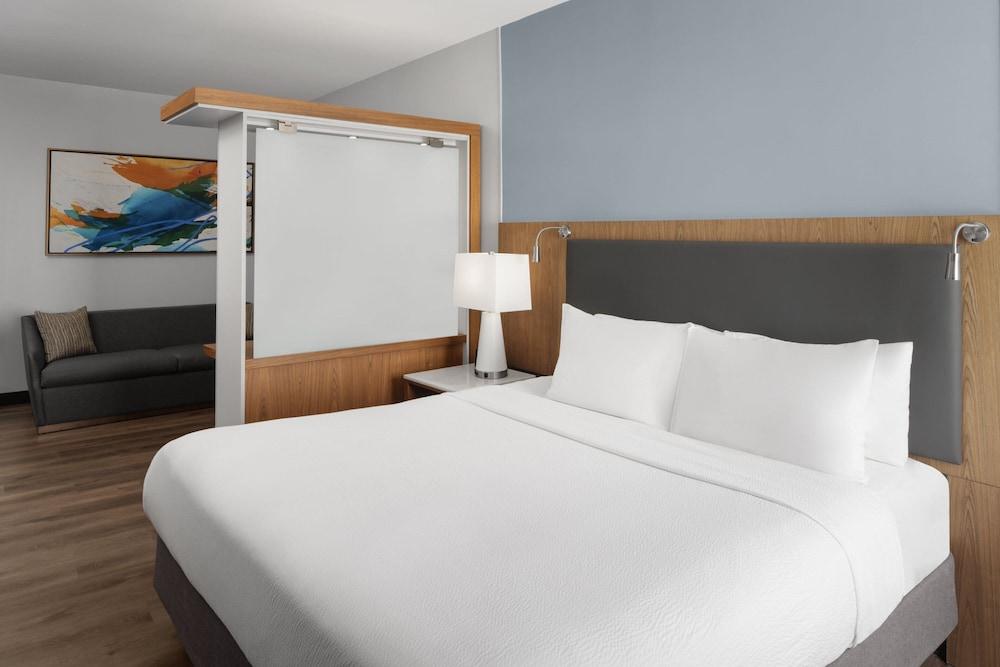 SpringHill Suites by Marriott Houston Intercontinental Arprt photo 6