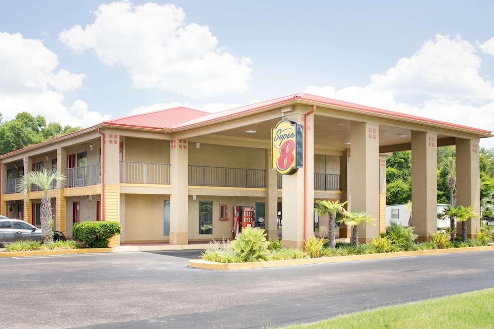 Super 8 by Wyndham Defuniak Springs photo 7