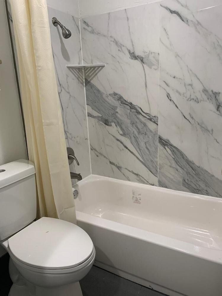 Super 7 Inn by Hotel O Dallas I 20 photo 15