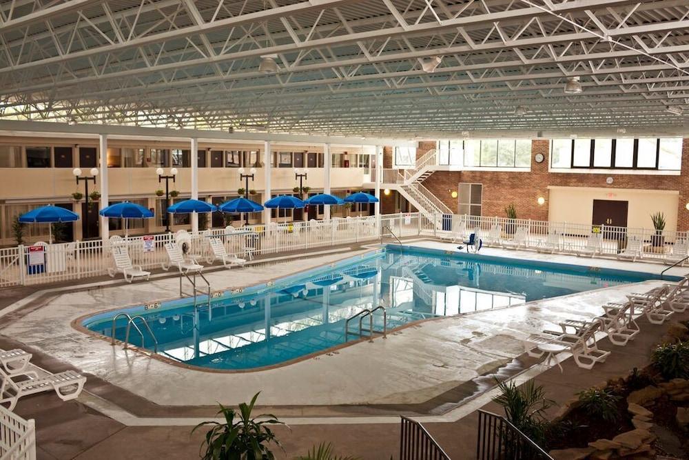 Garden Hotel and Conference Center photo 4
