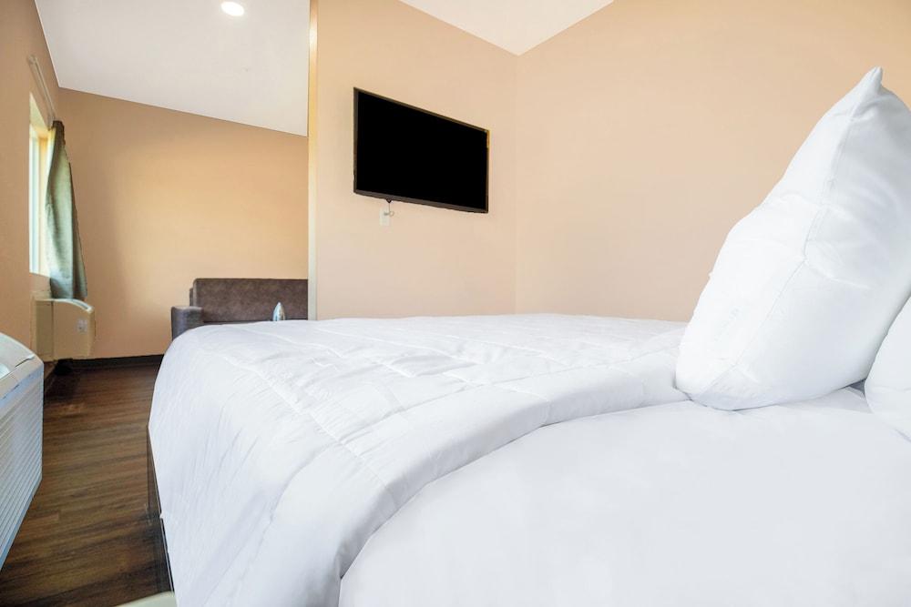 OYO Hotel Adairsville Calhoun South I-75 photo 48