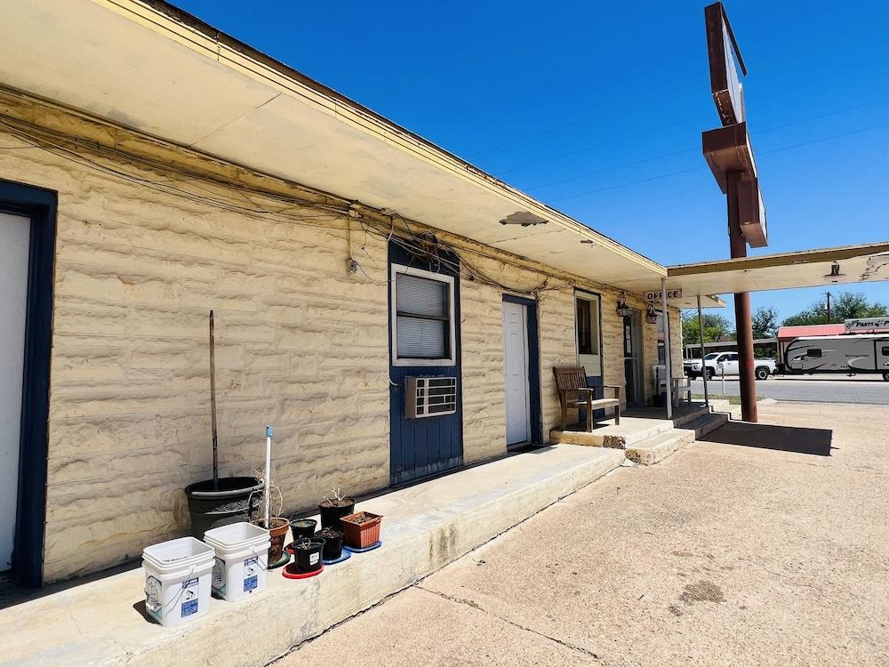Budget INN photo 11
