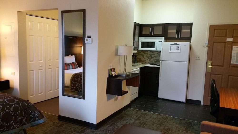 Staybridge Suites Chicago-Oakbrook Terrace by IHG photo 4