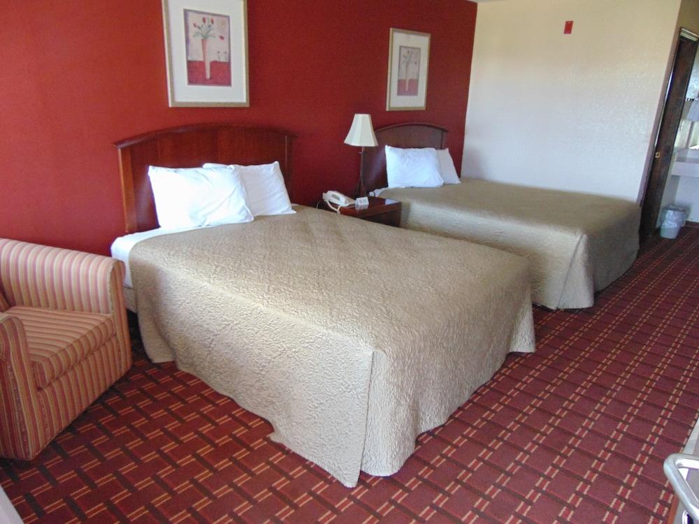 Candlelight Inn photo 6