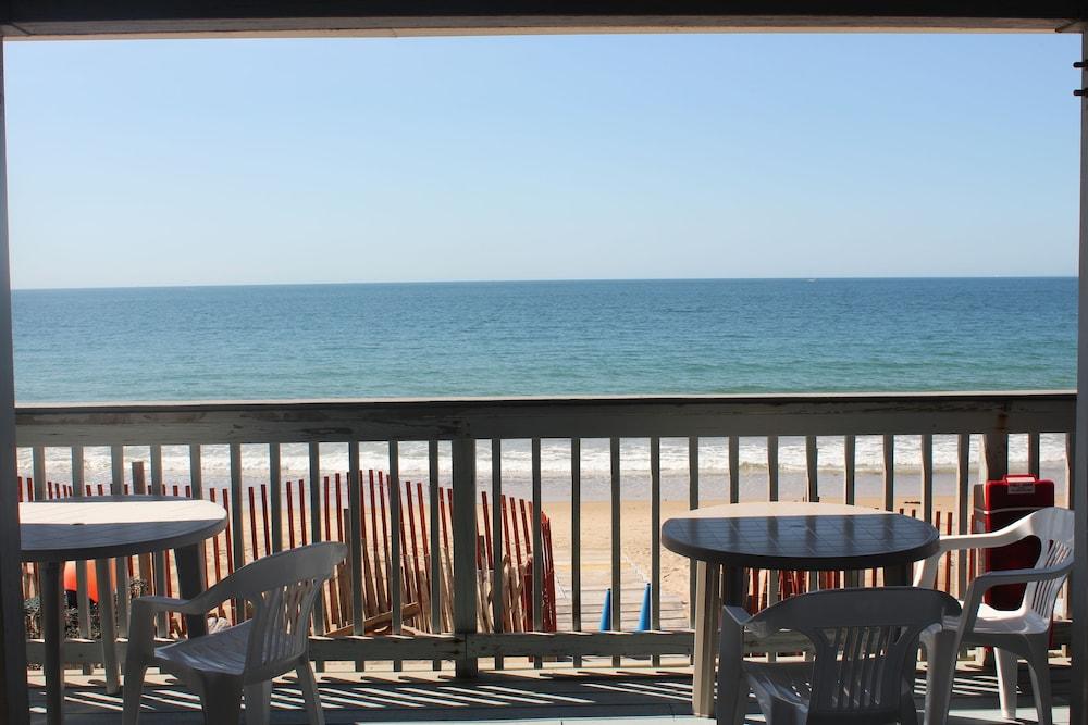 Sandcastle Beachfront Inn photo 23