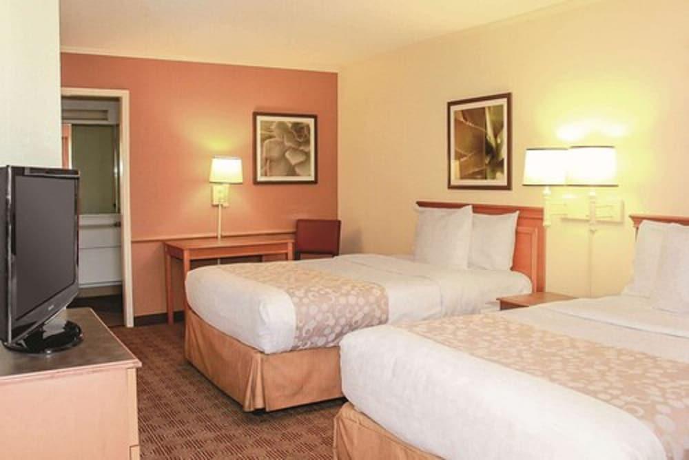 Econo Lodge photo 5
