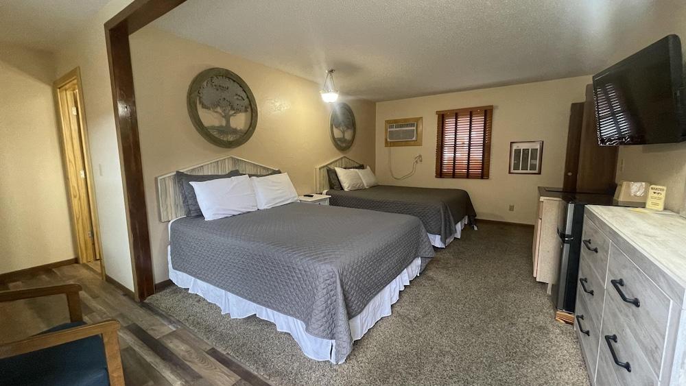 Cedar Wood Inn photo 23
