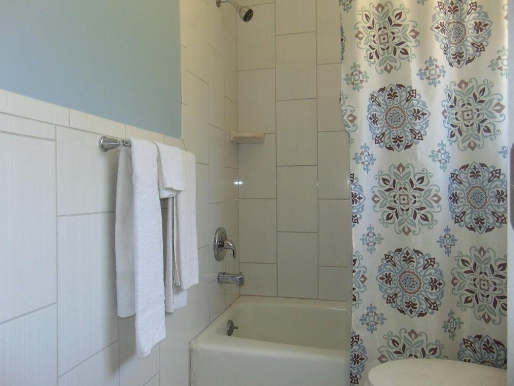 Westbrook Motel photo 31