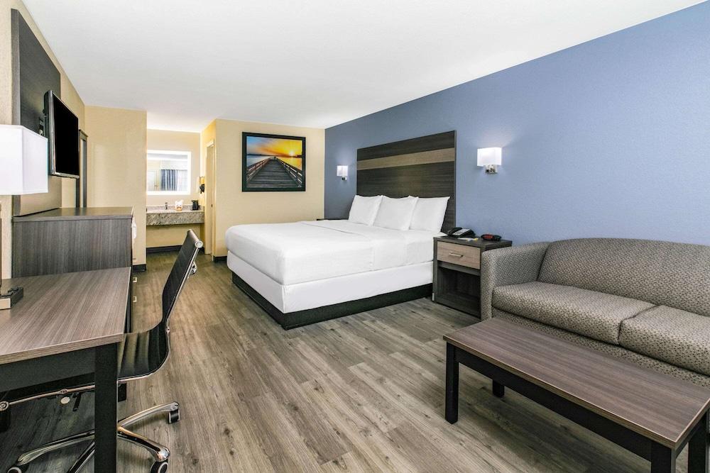 Days Inn by Wyndham Waco Near Downtown/University photo 11