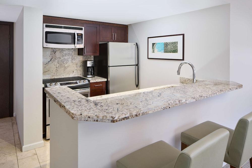 Ilikai Hotel & Luxury Suites photo 30