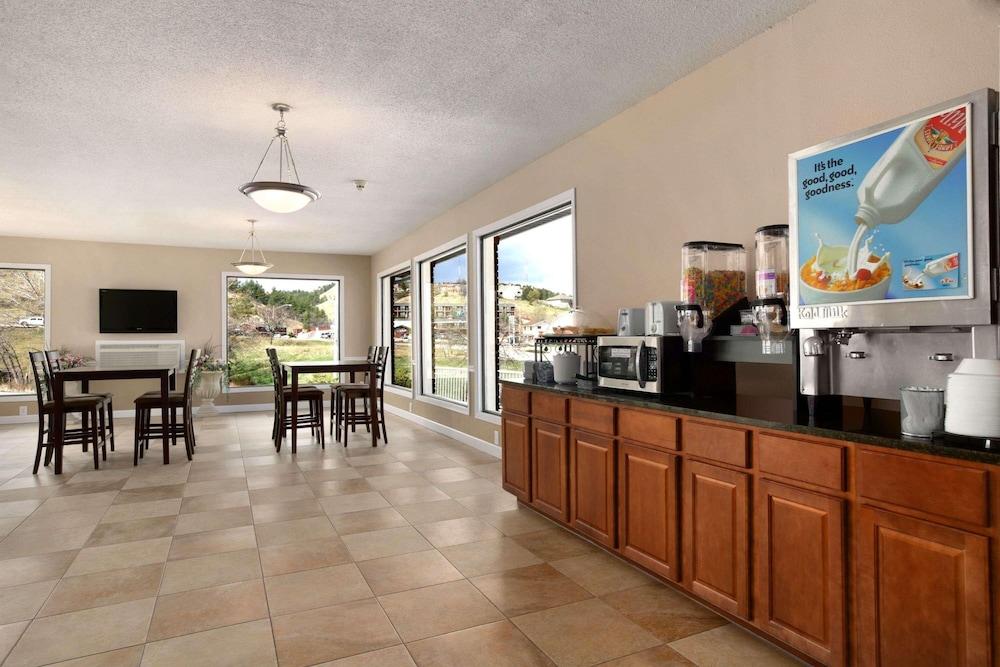 The Suite Inn photo 2