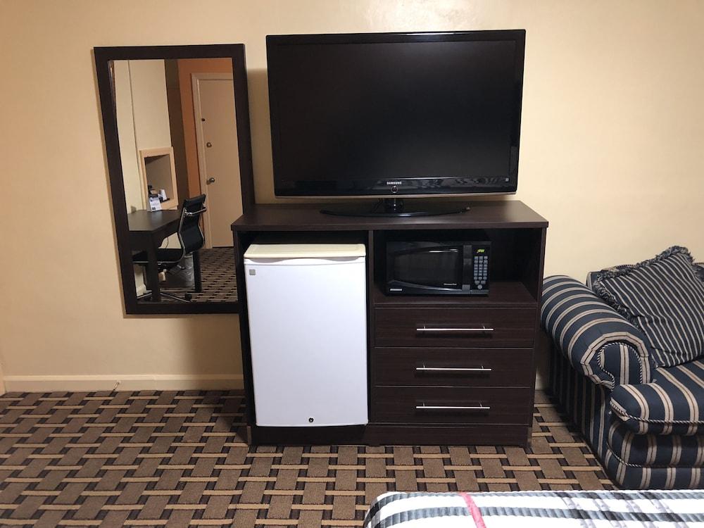Old Kentucky Home Motel photo 8