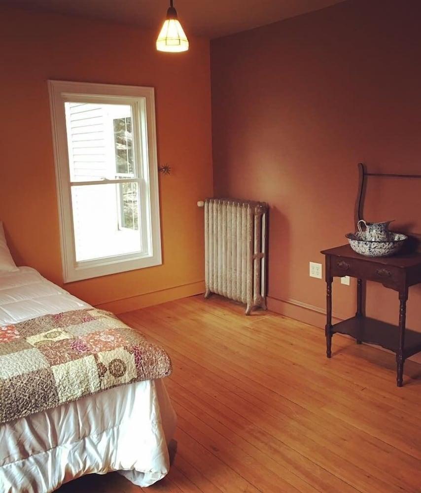 Spillover Motel and Inn photo 38