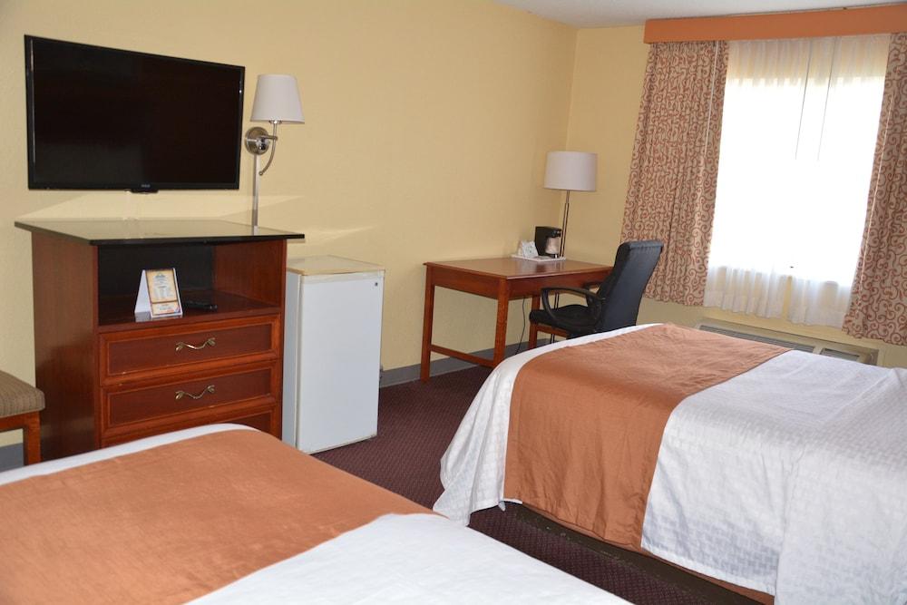 Columbus Grand Hotel & Banquet Center photo 6