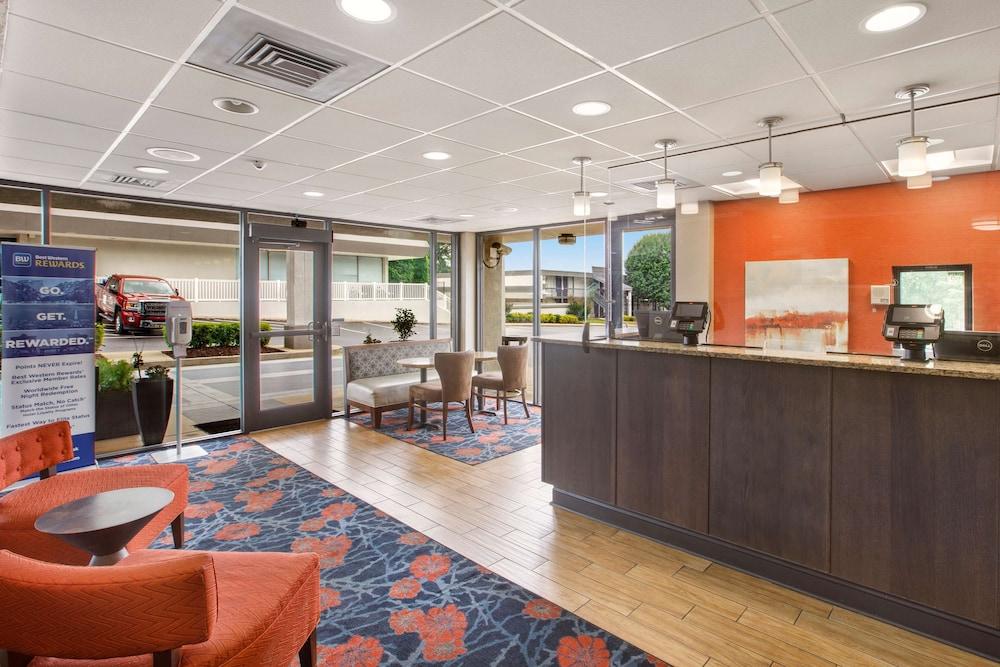 Clarion Pointe Morrow - Atlanta South photo 2
