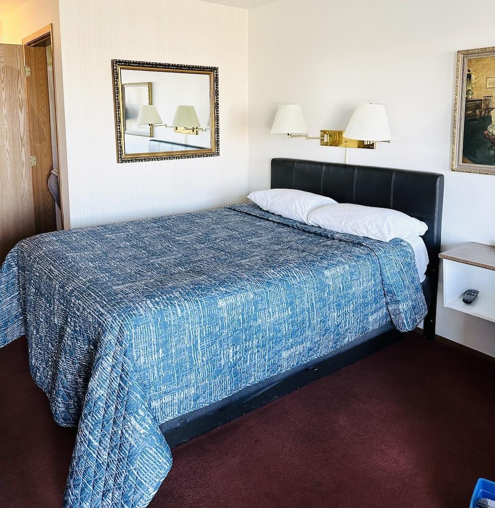 The Davenport Motel photo 37